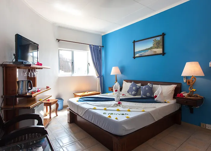 Le Relax And Restaurant Hotel Anse Royale