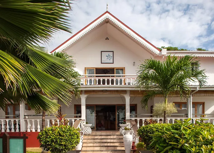 Le Relax And Restaurant Hotel 3*