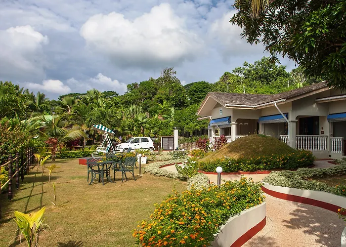 Hotel Le Relax And Restaurant Anse Royale