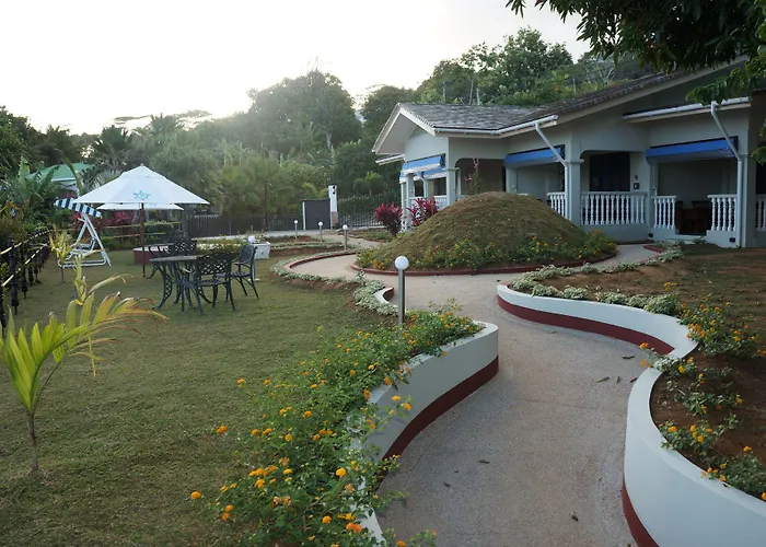 Le Relax And Restaurant Hotel 3*