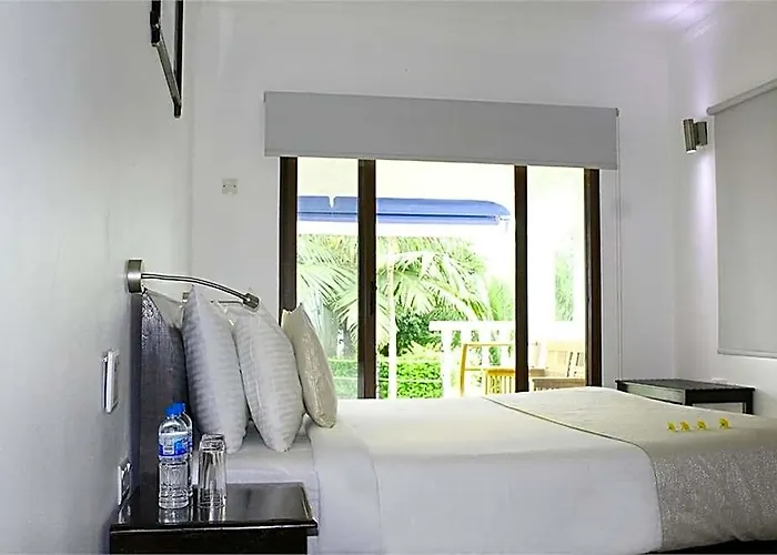Le Relax And Restaurant Anse Royale