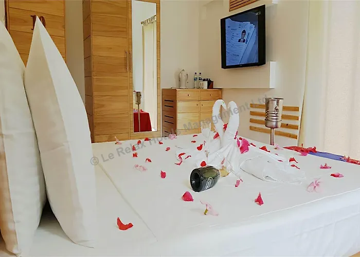 Le Relax And Restaurant Hotel 3*