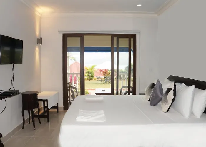 Hotel Le Relax And Restaurant Anse Royale